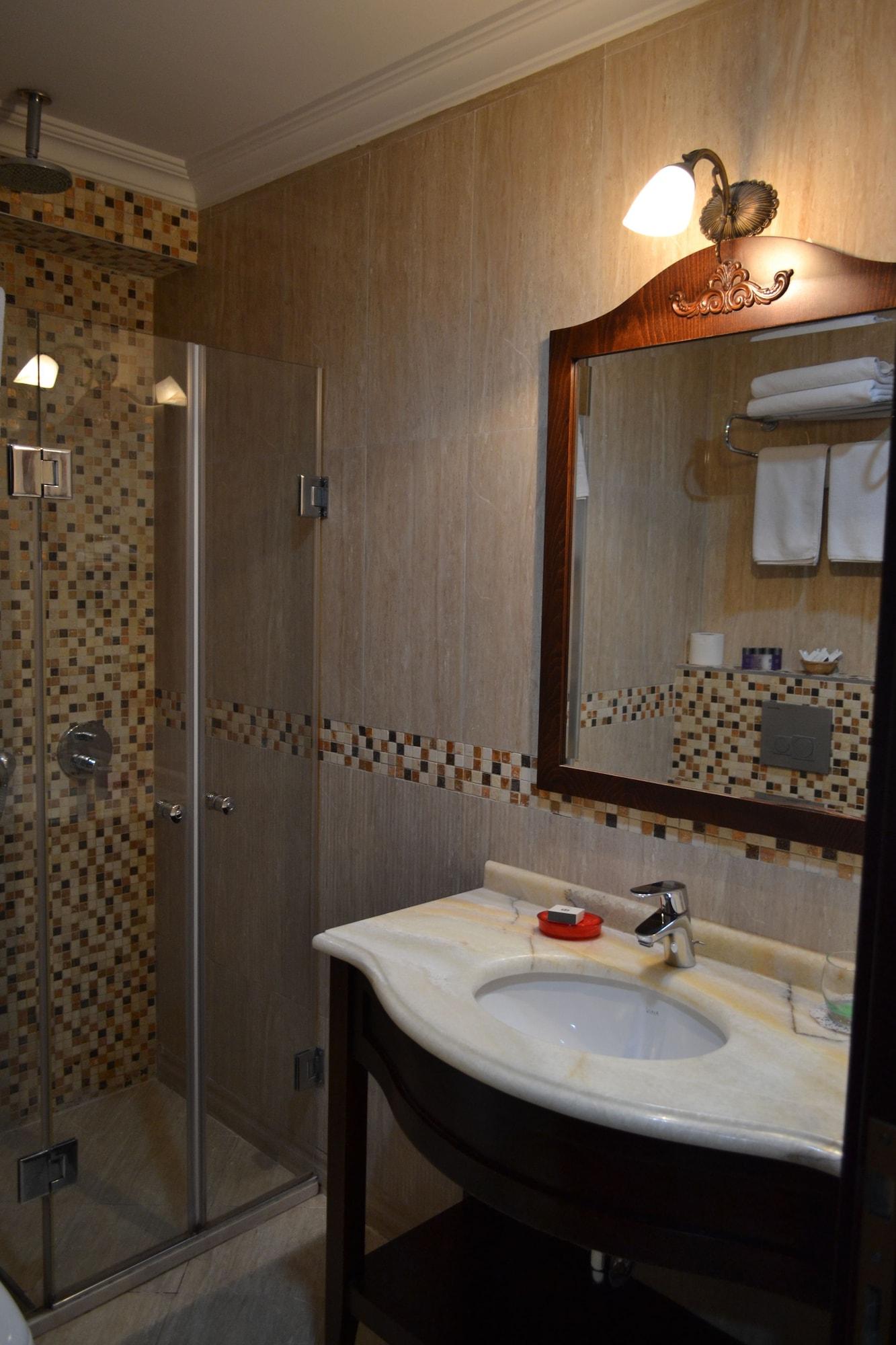 Divalis Hotel Istanbul Exterior photo